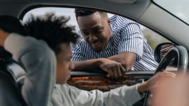 Melbourne driving instructor providing automatic driving lessons to a learner